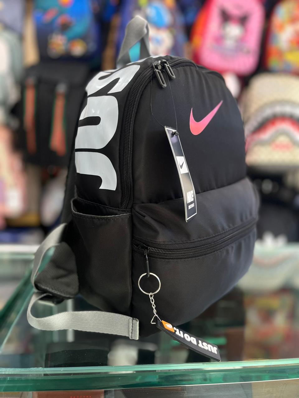 MORRAL MEDIANO NIKE