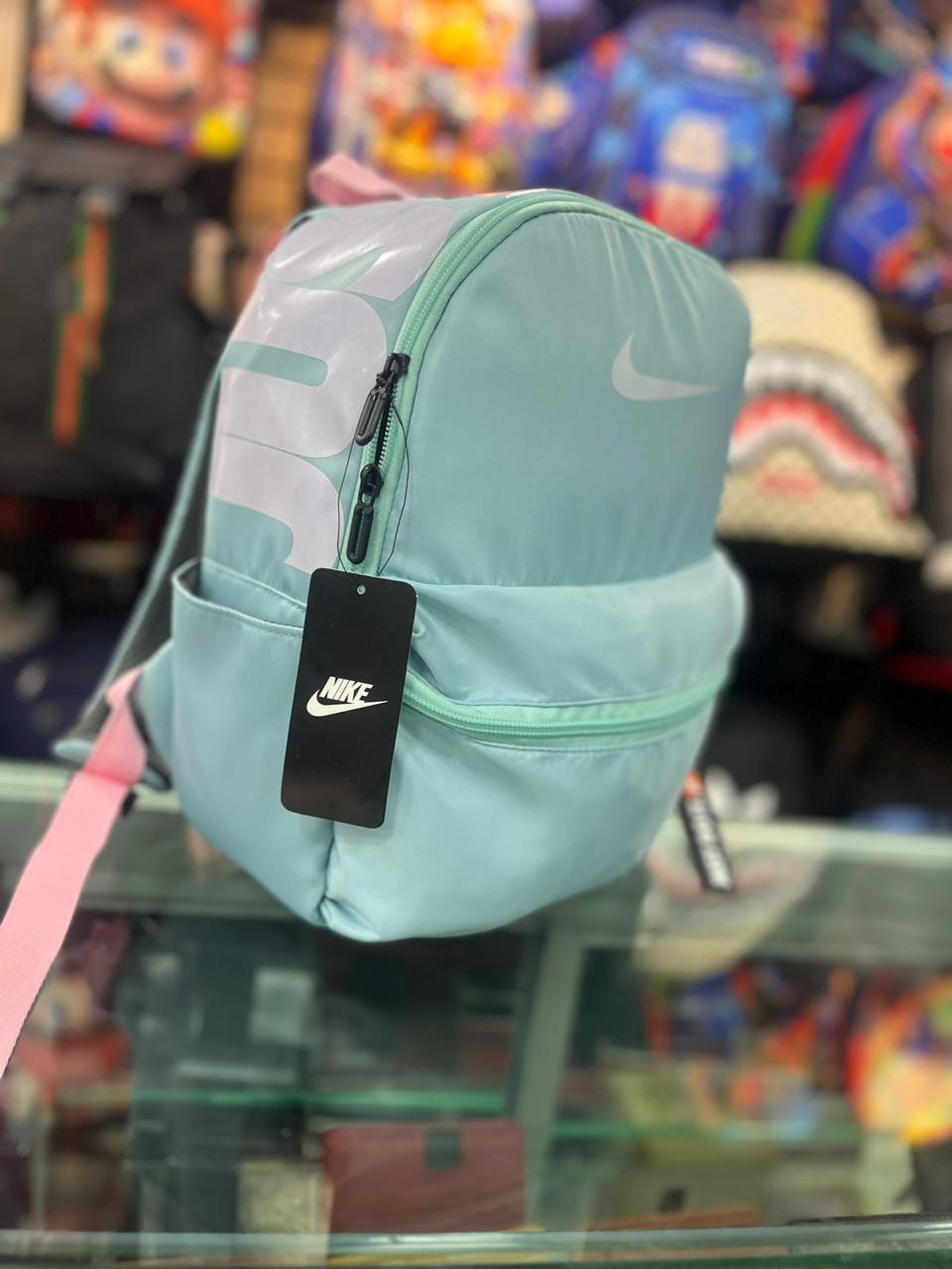 MORRAL MEDIANO NIKE